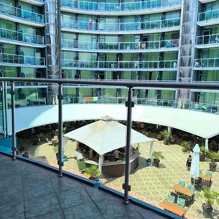 двустаен в Apartamento *